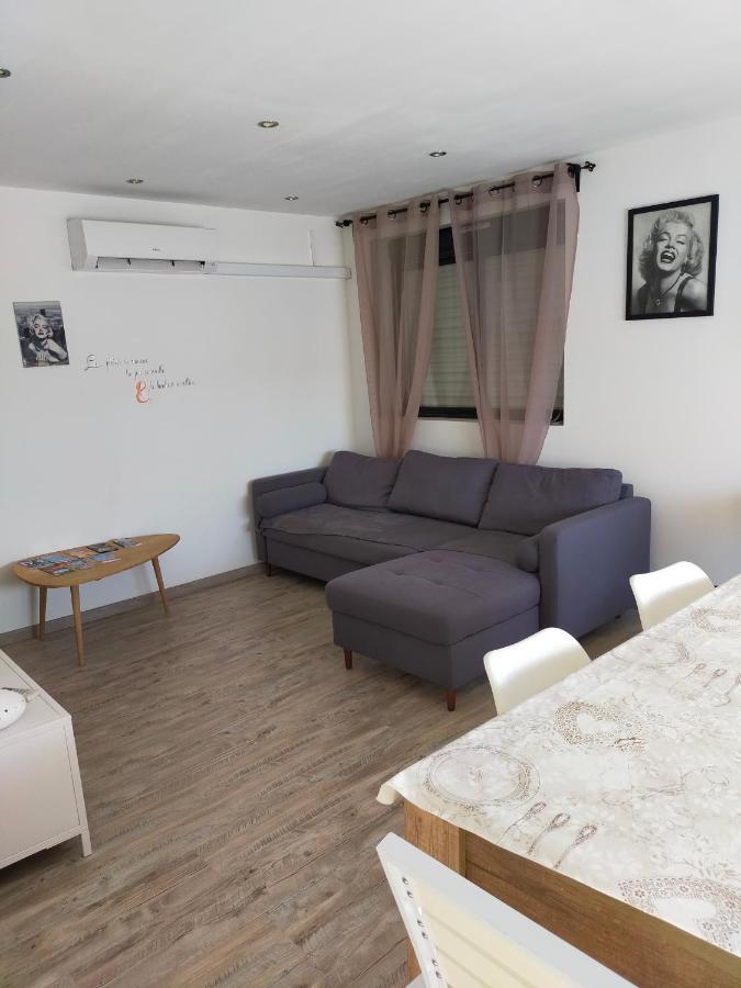 Logement Atypique Arles Eksteriør billede