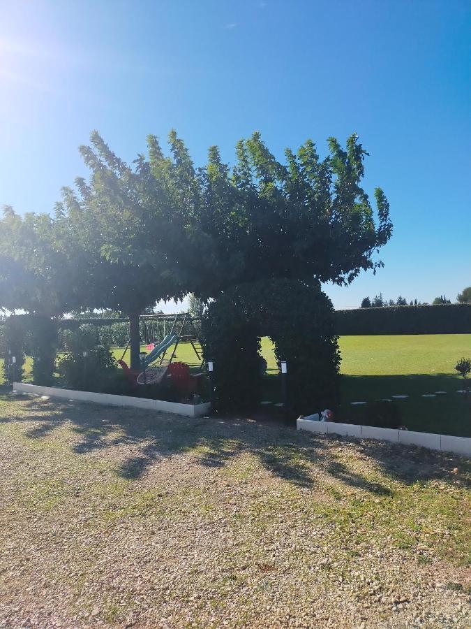 Logement Atypique Arles Eksteriør billede